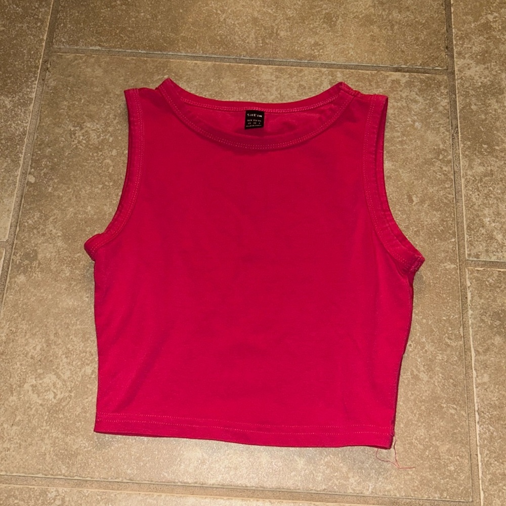 Women’s XS hot pink cropped tank top